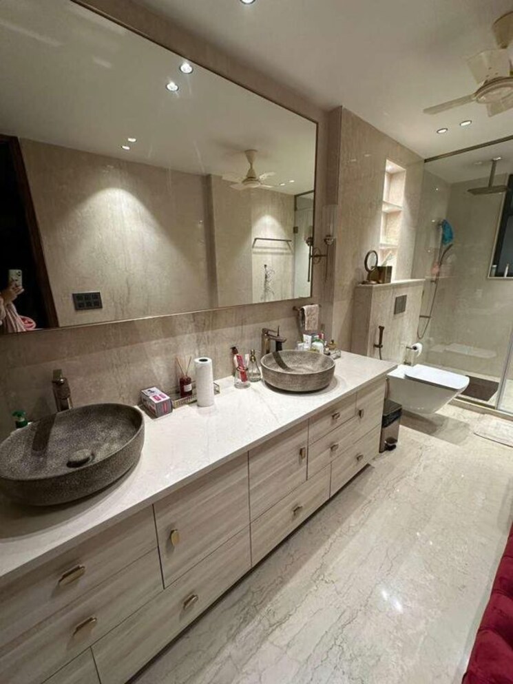 Attached Bathroom, emaar-emerald-hills-phase-2 4 Bedroom 4050 Sq.Ft. Apartment In Sector 65 Gurgaon 9899129