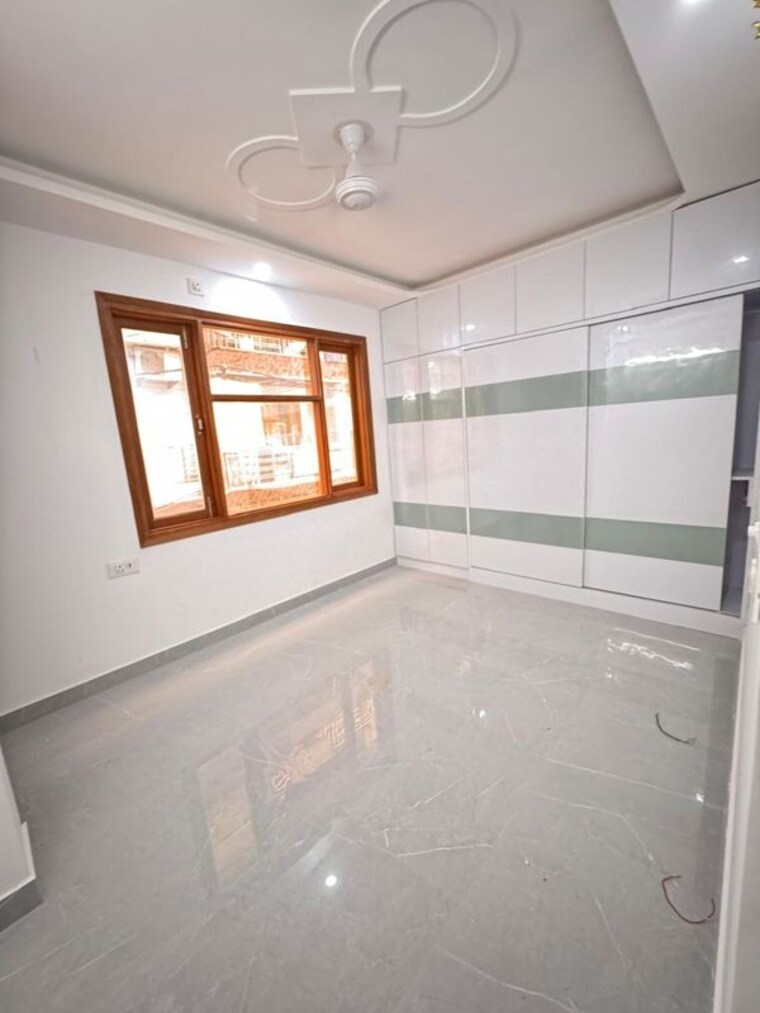Room, panchsheel vihar 3 Bedroom 100 Sq.Yd. Builder Floor In Panchsheel Vihar Delhi 9899132