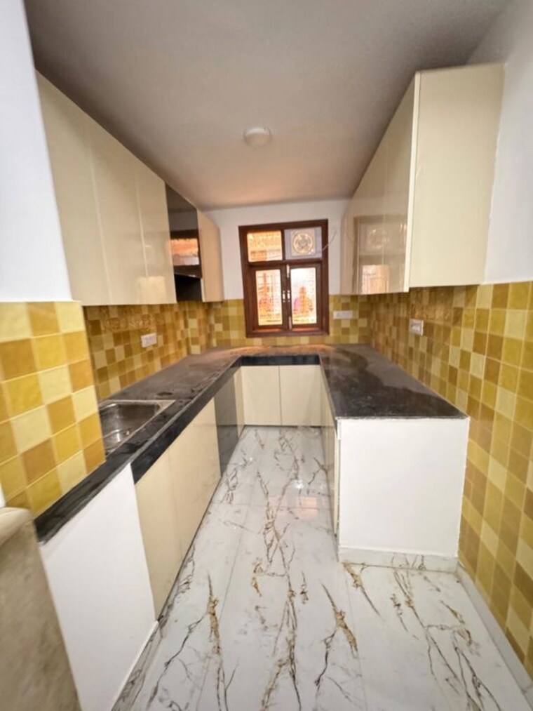 Kitchen, panchsheel vihar 3 Bedroom 100 Sq.Yd. Builder Floor In Panchsheel Vihar Delhi 9899132