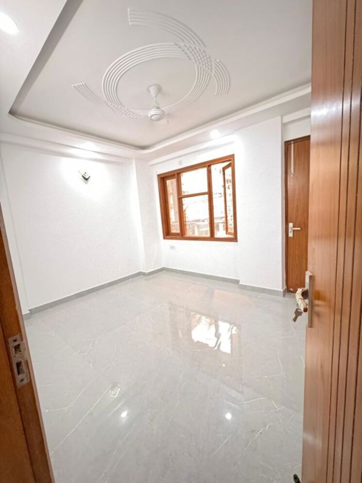 Room, panchsheel vihar 3 Bedroom 100 Sq.Yd. Builder Floor In Panchsheel Vihar Delhi 9899132