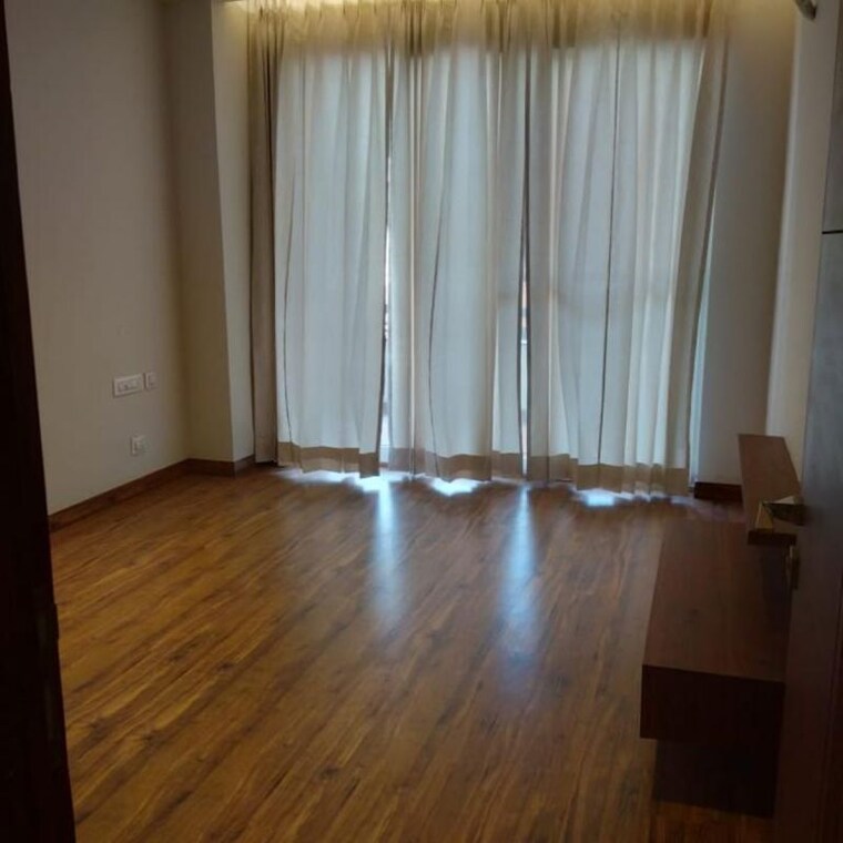 Bedroom, sector 7 3 Bedroom 2250 Sq.Ft. Builder Floor In Sector 7 Panchkula 9899243