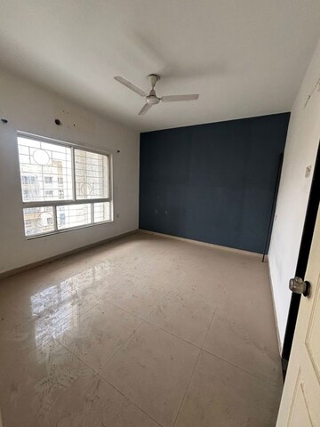 Room in 2 BHK Apartment at G K Daffodils Housing Society, Pimple Saudagar – for Rent