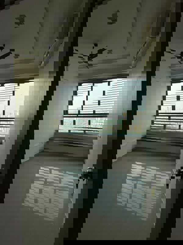 2.5 BHK + Pooja Room Apartment For Sale in Oberoi Realty Woods