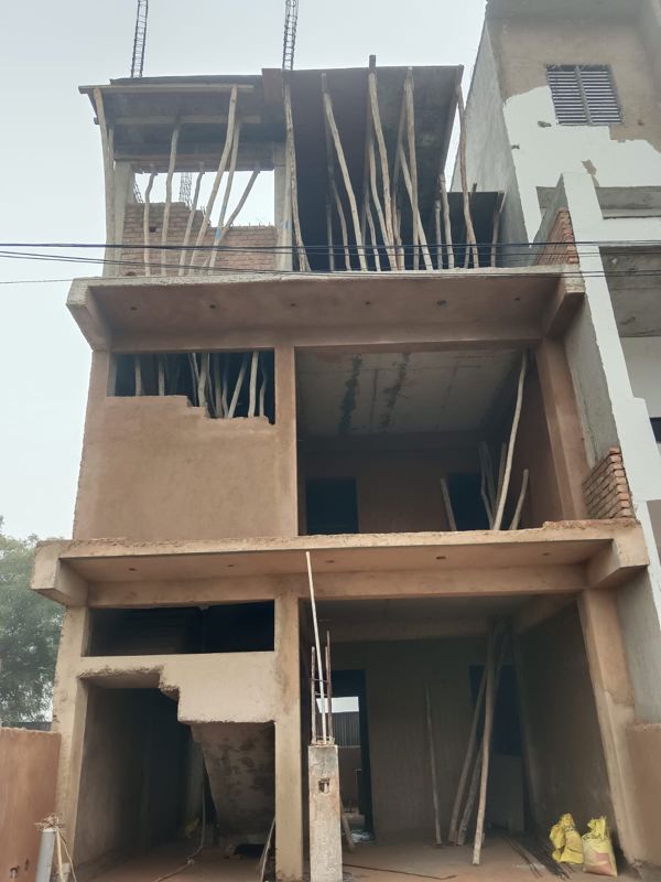 2 BHK 105 Sq.Yd. Villa in Gaur Yamuna City 7th Parkview