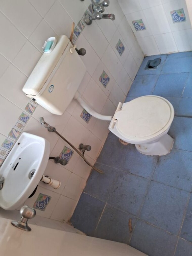 Bathroom, royal-residency-baner 3 Bedroom 1500 Sq.Ft. Apartment In Baner Pune 9899640