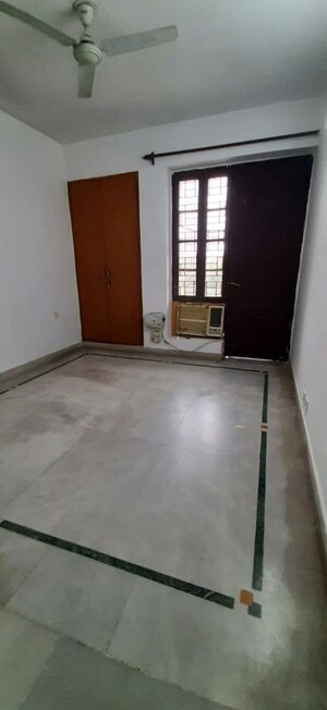 Room in 3 BHK Apartment at Today Blossoms II, Sector 51 – for Rent