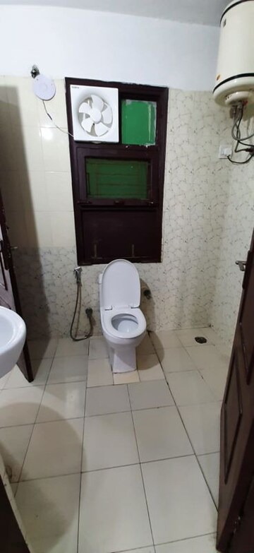 Bathroom in 3 BHK Apartment at Today Blossoms II, Sector 51 – for Rent