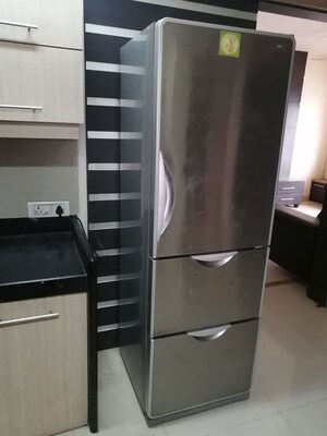 Bathroom in 3 BHK Apartment at Raheja Sherwood, Goregaon East – for Rent