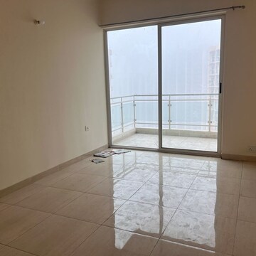 Room in 3 BHK Apartment at Gaur Saundaryam, Haibatpur – for Rent