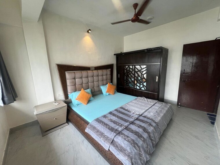 Bedroom, satra-one 2 Bedroom 701 Sq.Ft. Apartment In Goregaon West Mumbai 9899943