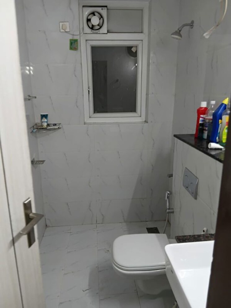 Bathroom, bptp-astaire-garden-monet-floors 4 Bedroom 1730 Sq.Ft. Apartment In Sector 70a Gurgaon 9899946