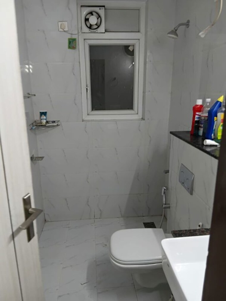 Bathroom, bptp-astaire-garden-monet-floors 4 Bedroom 1730 Sq.Ft. Apartment In Sector 70a Gurgaon 9899946