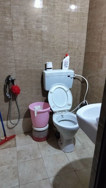 Bathroom in 1 RK Apartment at Varun Enclave, Sector 28 – for Rent