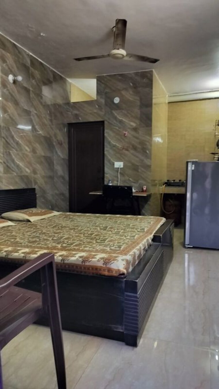 Kitchen, varun-enclave 1 RK 400 Sq.Ft. Apartment In Sector 28 Noida 9899947