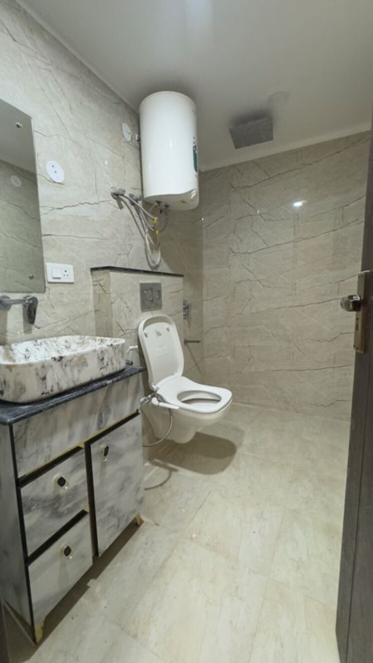Bathroom, chattarpur 3 Bedroom 1450 Sq.Ft. Apartment In Chattarpur Delhi 9899950