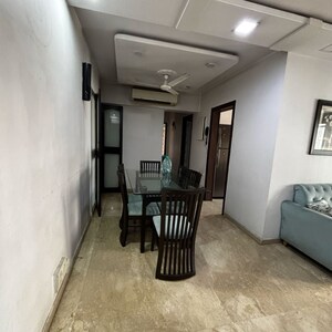 2 BHK Apartment For Rent in Goregaon East