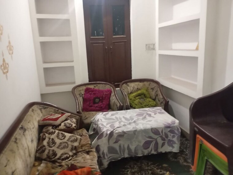Bedroom, khurram nagar 2 Bedroom 1000 Sq.Ft. Apartment In Khurram Nagar Lucknow 9896573