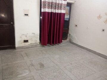 Room in 2 BHK Apartment at Khurram Nagar – for Rent