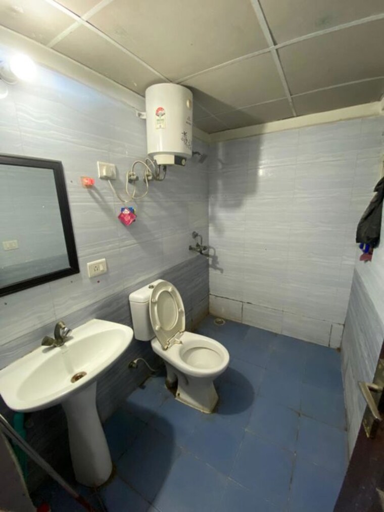 Master Bedroom, gardenia-glory 2 Bedroom 1150 Sq.Ft. Apartment In Sector 46 Noida 9900071