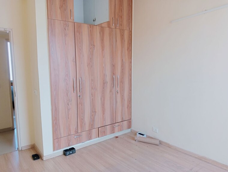 Room, pioneer-park-phase-1 4 Bedroom 2550 Sq.Ft. Apartment In Sector 61 Gurgaon 9900105