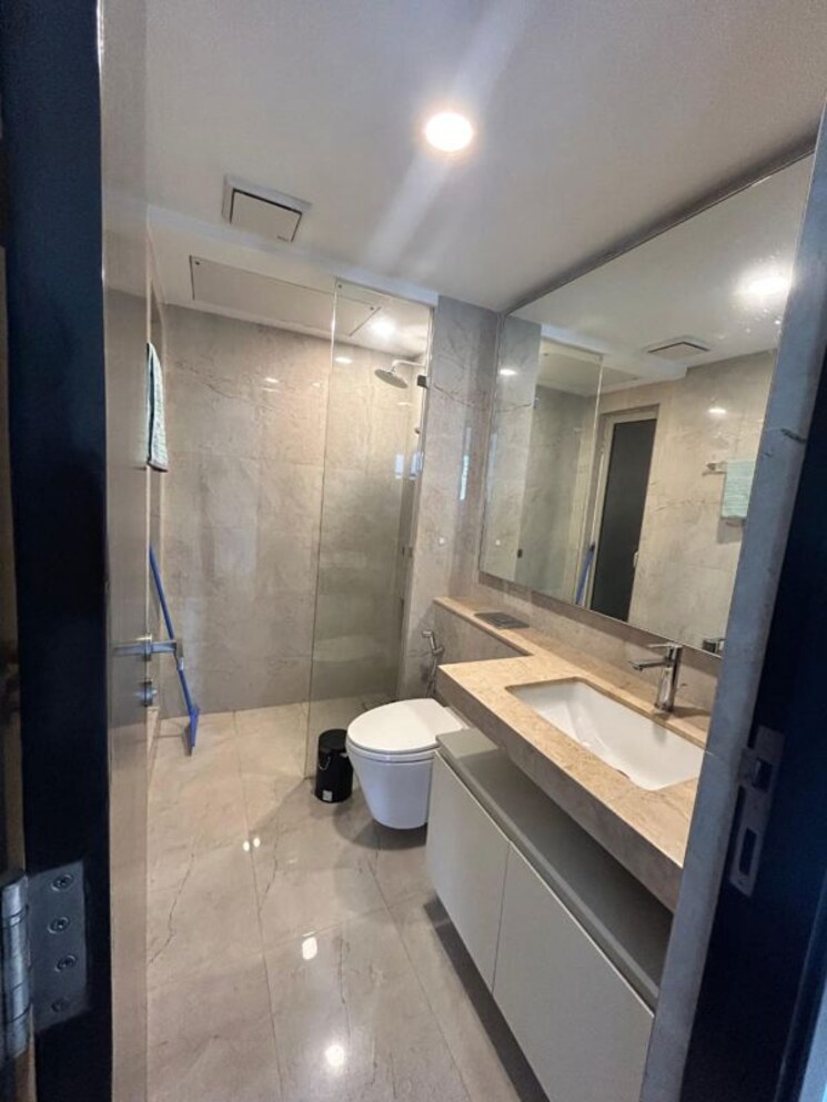 Bathroom, hiranandani-atlantis 2 Bedroom 771 Sq.Ft. Apartment In Powai Mumbai 9900124