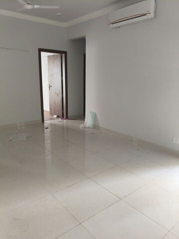 Room in 3 BHK Apartment at Breez Flora Avenue 33, Sohna Sector 33 – for Rent