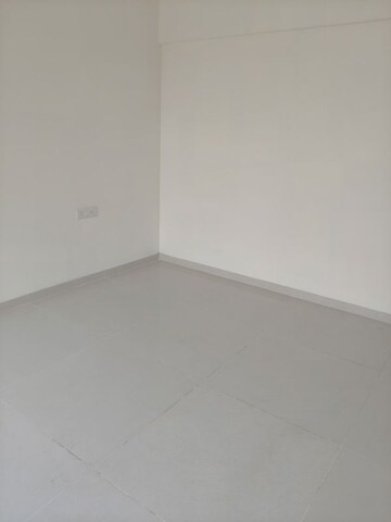 Room in 3 BHK Apartment at Amanora Elivate Tower, Hadapsar – for Rent