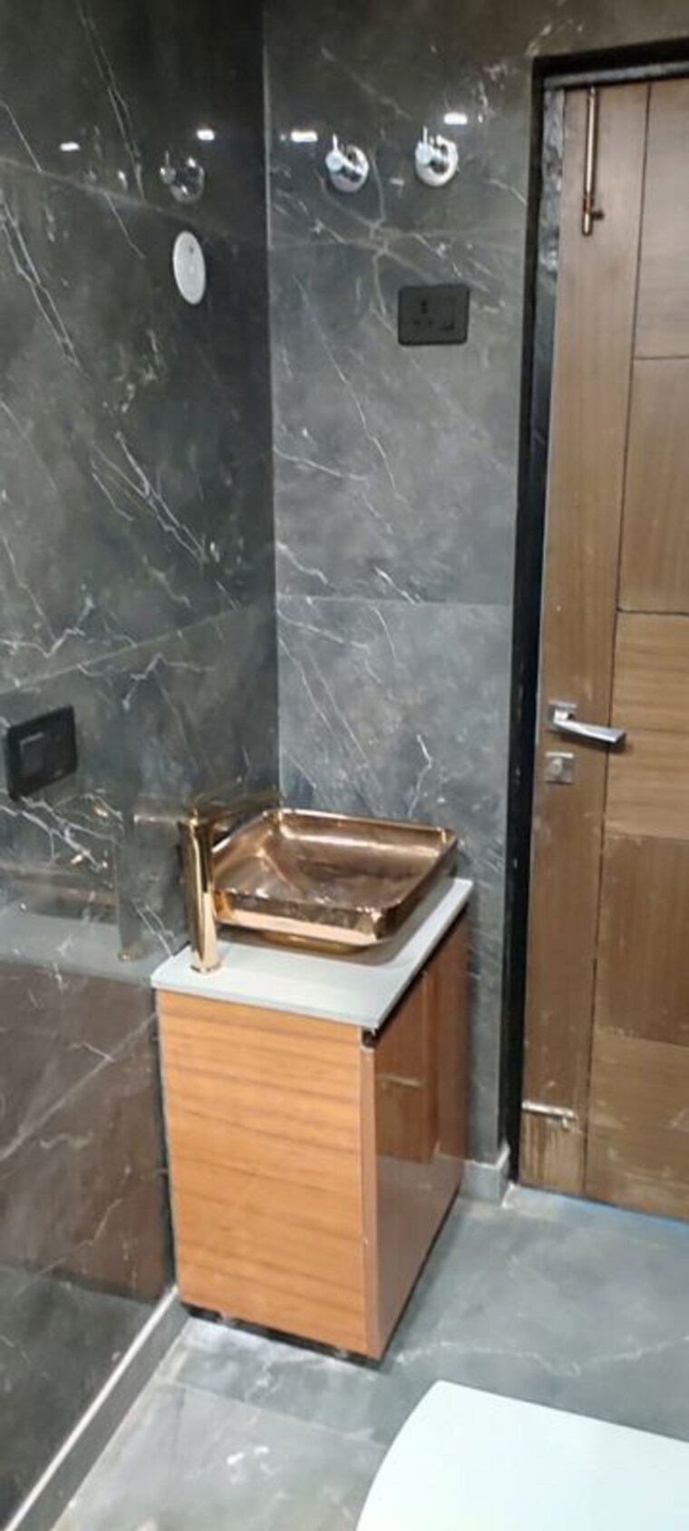 Bathroom, saket 3 Bedroom 1350 Sq.Ft. Builder Floor In Saket Delhi 9900238