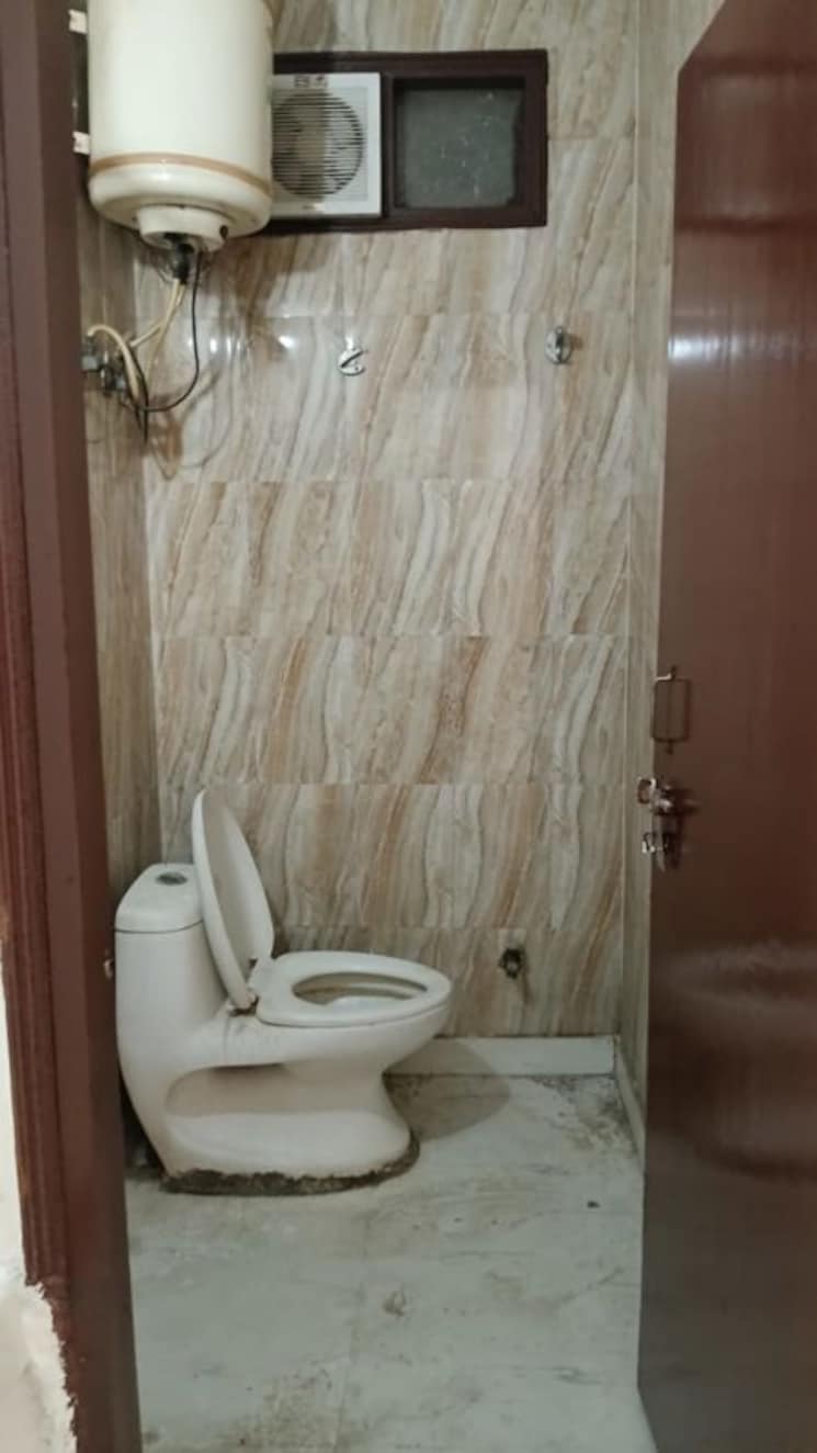 Bathroom, sector 89 3 Bedroom 269 Sq.Yd. Builder Floor In Sector 89 Faridabad 9900184