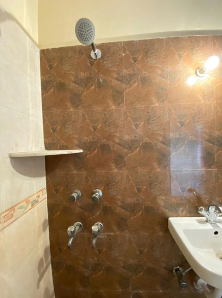 undefined, sector 49 1 Bedroom 1000 Sq.Ft. Independent House In Sector 49 Noida 9900270