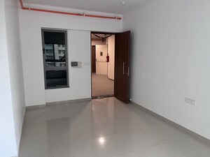 Room in 2 BHK Apartment at Kalpataru Immensa, Kolshet Road – for Sale