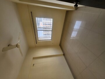 Room in 2 BHK Apartment at Salarpuria H And M Royal, Kondhwa – for Rent