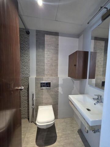 Bathroom in 4 BHK Apartment at Mantri Pinnacle, Hulimavu – for Rent