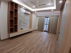 4 BHK Builder Floor For Sale in Nirvana Country Birch Court