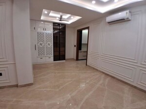 Room in 4 BHK Builder Floor at Nirvana Country Birch Court, Sector 50 – for Sale