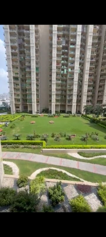 Swimming Pool in 3 BHK Apartment at Gaur Saundaryam, Tech Zone 4 Greater Noida – for Rent