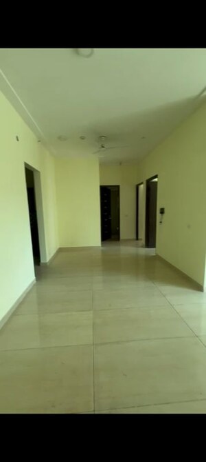Room in 3 BHK Apartment at Gaur Saundaryam, Tech Zone 4 Greater Noida – for Rent