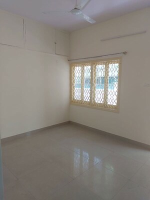 Room in 2.5 BHK Apartment at HM Avalon, Richmond Town – for Rent