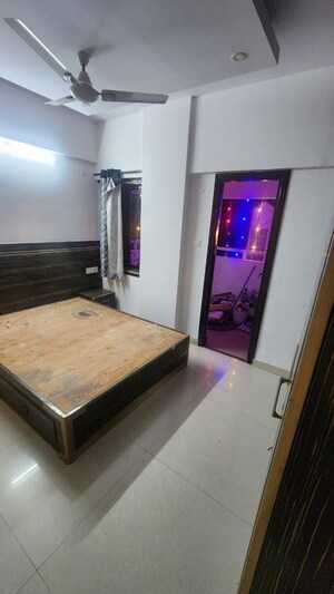 Room in 2 BHK Apartment at Meridian Dreamz, Richmond Town – for Rent