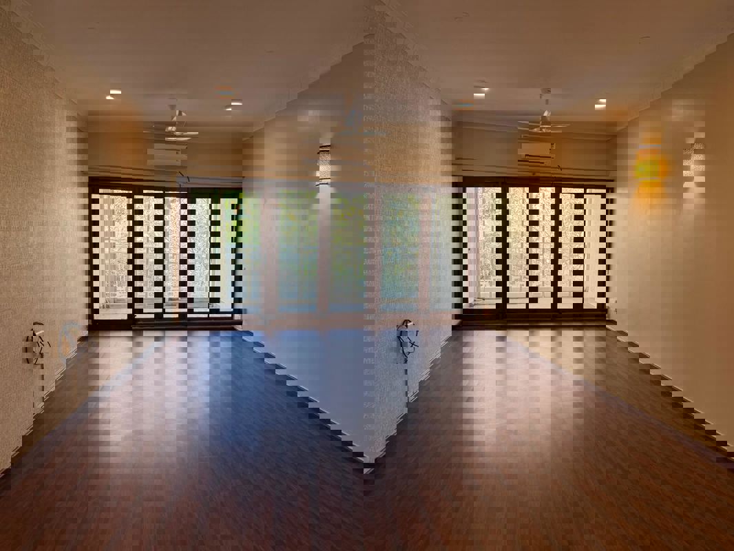 3 BHK + Servant Room Apartment For Rent in Brigade Palace