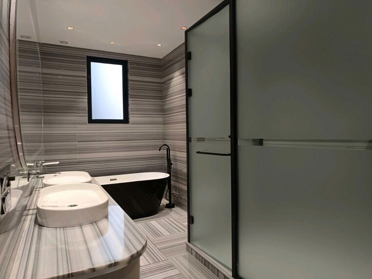 Bathroom, green park extension 4 Bedroom 2500 Sq.Ft. Builder Floor In Green Park Extension Delhi 9900429