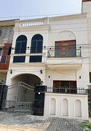 6 BHK Independent House For Sale in Sector 44