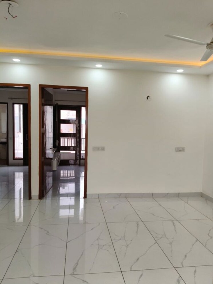 Room, sector 26 3 Bedroom 2200 Sq.Ft. Builder Floor In Sector 26 Panchkula 9900515