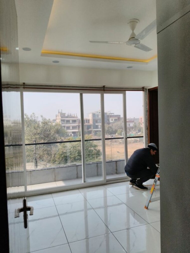 Team Area, sector 26 3 Bedroom 2200 Sq.Ft. Builder Floor In Sector 26 Panchkula 9900515