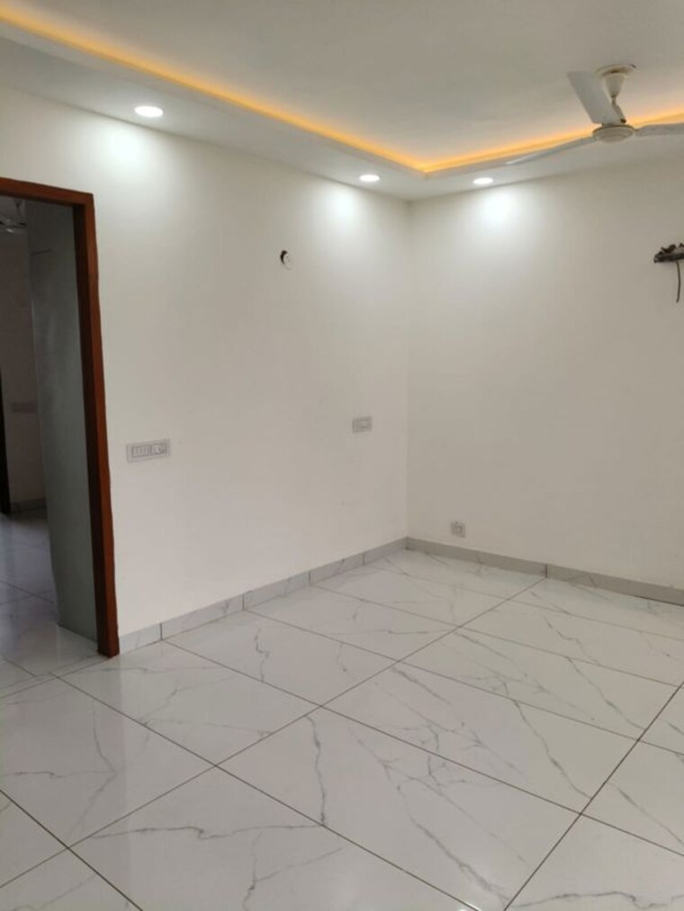 Room, sector 26 3 Bedroom 2200 Sq.Ft. Builder Floor In Sector 26 Panchkula 9900515