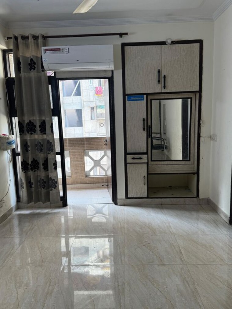 Living Room, sector 11 dwarka 3 Bedroom 1500 Sq.Ft. Apartment In Sector 11 Dwarka Delhi 9900542