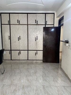 Room in 3 BHK Apartment at Sector 11 Dwarka – for Rent