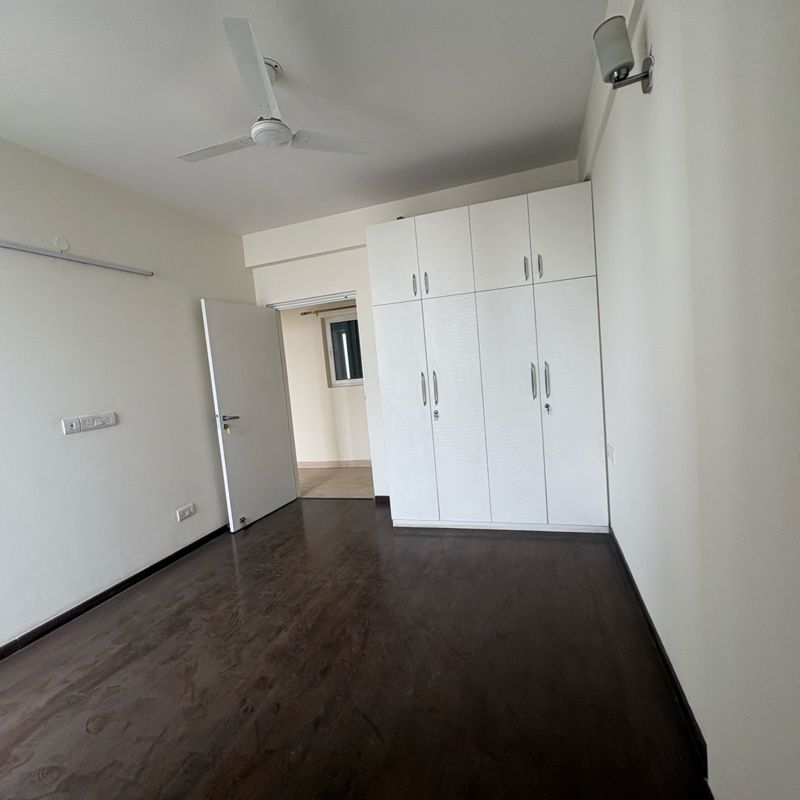 3.5 BHK + Servant Room Apartment For Rent in Emaar The Enclave