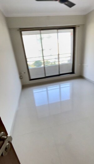 Room in 3 BHK Apartment at The Wadhwa Anmol Fortune, Goregaon West – for Rent