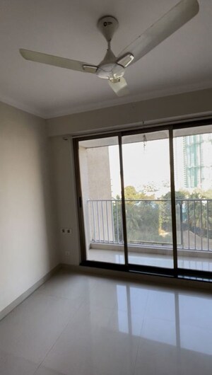 Room in 3 BHK Apartment at The Wadhwa Anmol Fortune, Goregaon West – for Rent